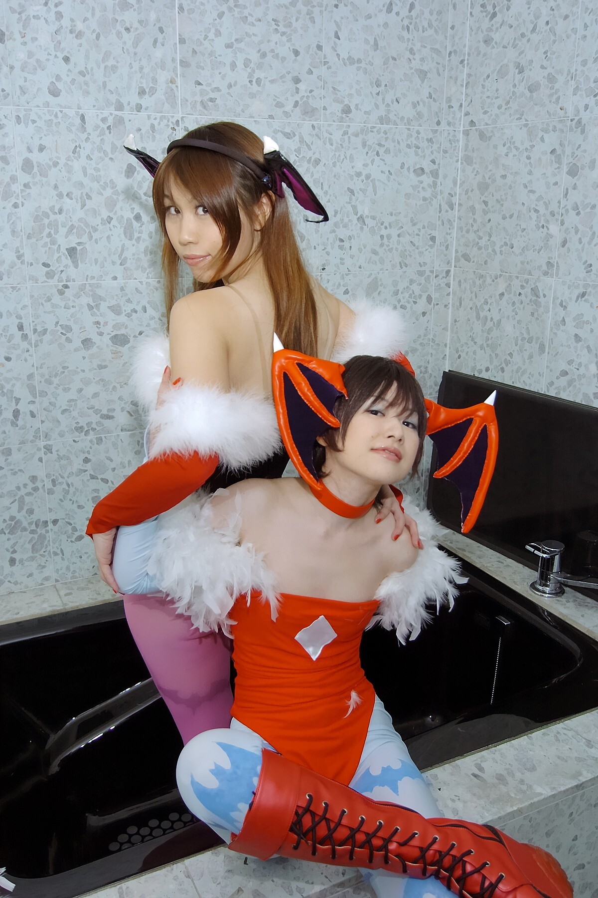 [Cosplay] 2013.04.08 Hot Lilith and Morrigan sexy Cosplay